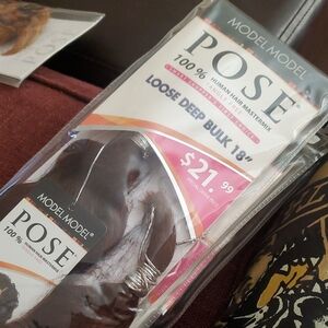 Model Model Pose Loose Deep Bulk 18" Hair Extension - Black